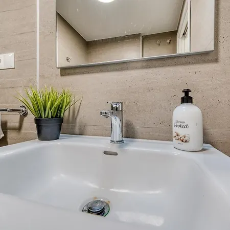 Blue Sunset Retreat Apartment